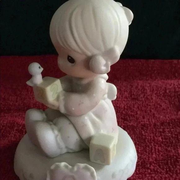 Precious Moments Growing in Grace Age 2 - Picture 4 of 6